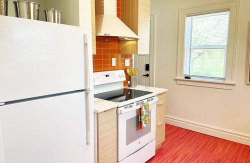 Cedar Rapids House | 1960s Gem-Close to Downtown & In a Quiet Area