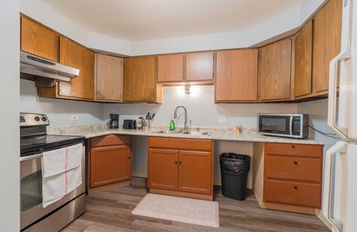 West Ridge Apartment | 1BR Gem in Prime, Vibrant Location Walk To Dining and Shops