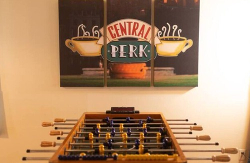 Dundee-Happy Hollow Historic District House | 1King2Queen ✅ 55"TV ✅ Themed ✅ Pets ✅ Washer/Dryer ✅ Foosball