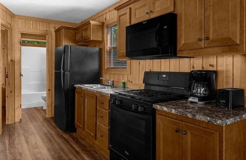 Lower Township Cottage | 2 Bdrm Cottage near Wildwood!