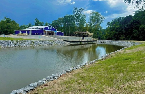 Gadsden RV Rental | 2-bedroom 2- Bath with Loft camper in charming Gadsden with Wi-Fi, AC, and pool.