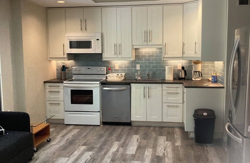 Bethesda Apartment | 2 bedroom apartment in an upscale part of Bethesda/DC