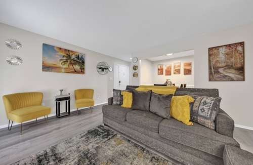 Crestline Heights Apartment | 2-bedroom apartment in peaceful Birmingham with AC and fitness room
