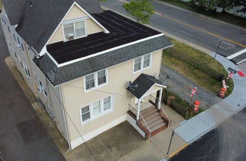 Long Branch Apartment | 2-bedroom apartment in Long Branch 1 block to Pier Village and the beach