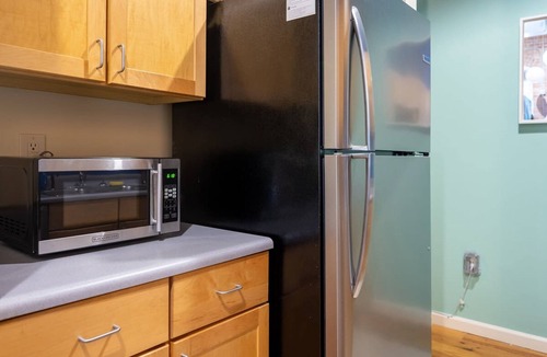Downtown Apartment | 2 Bedroom Apartment with Large Patio, Hammocks