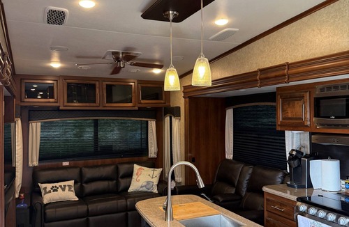 Pierre RV Rental | 2-bedroom campground in peaceful West Prairie with AC/Heat