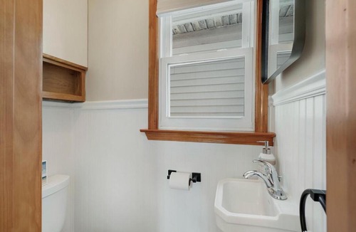 Seaside Heights Apartment | 2 bedroom Condo with BBQ Beach Badges parking and 2 blocks to the beach