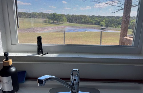 Burnet Cottage | 2-bedroom cottage in perfect Burnet with cool AC breeze