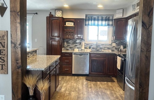 Randallstown House | 2-bedroom Farm House with fenced back yard