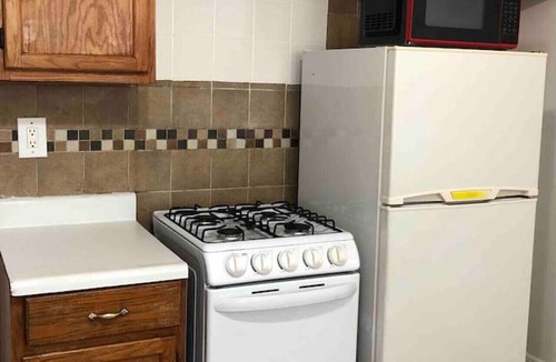 Perth Amboy Apartment | 2-bedroom house, near NYC bus/train, MetLife Stadium 35 minutes