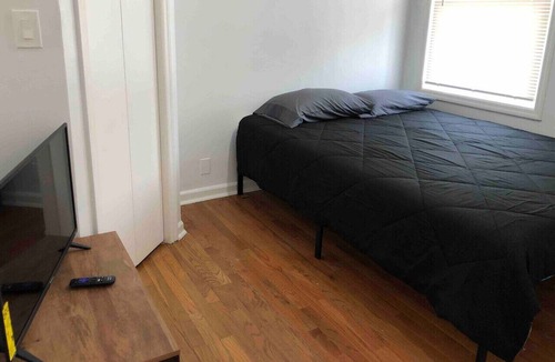 Perth Amboy Apartment | 2-bedroom house, near NYC bus/train, MetLife Stadium 35 minutes