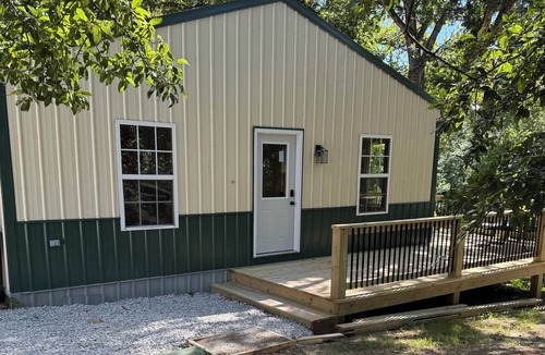 Santa Fe House | 2 bedroom house near Mark Twain Lake on Salt River! WiFi and Boat parking!