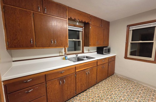 Mankato Apartment | 2-bedroom upstairs apartment in charming Mankato close to trails.