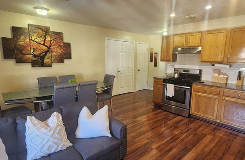 East New York Apartment | 2-bedroom Warm Garden apartment in Brooklyn