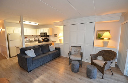 Rehoboth Beach Condo | 2 Bedrooms & 1 Bath in Rehoboth Beach, DE Ocean Block