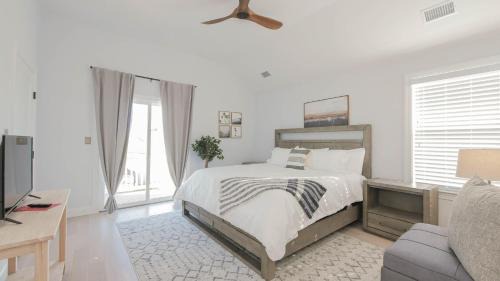 Ventnor City House | 2 Blocks to Beach | Ventnor City | Multi- Level Decks | Pet Friendly