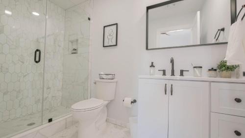 Ventnor City House | 2 Blocks to Beach | Ventnor City | Multi- Level Decks | Pet Friendly