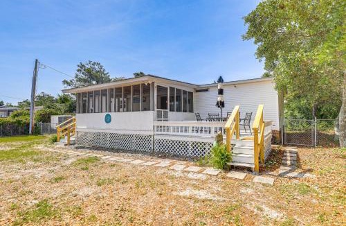 Harkers Island House | 2 Blocks to Crystal Coast: Family-Friendly Retreat