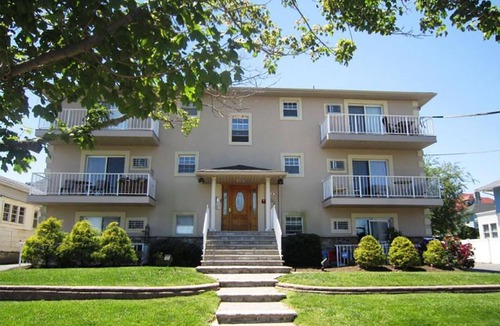 Asbury Park Condo | 2 blocks to the beach- pet friendly with parking!