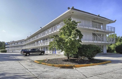 Camp Hill Apartment | 2 Full Bed|Smk|New Cumberland, PA