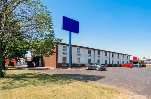Morton Apartment | 2 Full Beds | Non-Smoking