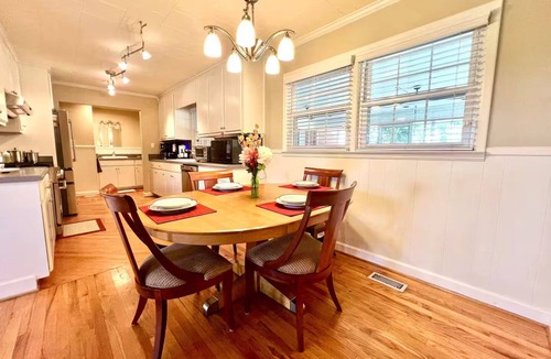Sampson County House | 2 Houses on a 350 acre farm