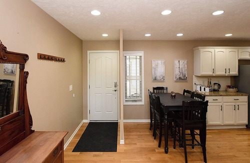Lincoln House | 2 king master bedrooms. Comfy beds, oversized couches. Arcade games & foosball!