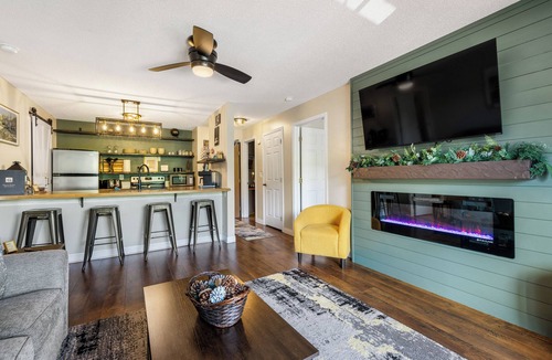 Deadwood Condo | 2 King Suites w/Private Baths, Near Deadwood & Terry Peak, Black Hills City View