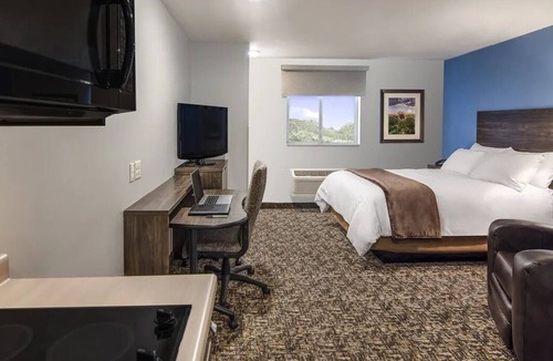 St. Joseph Hotel | 2 Large Room Equipped w/Modern Kitchenette Perfect for Dining Experience