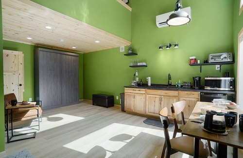 Ashland Cabin | 2 Level Cabin w/Hot Tub & Fireplace. 1.5 Bathrooms, 2 Queen Beds