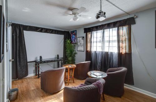 Columbia House | 2 Mi to Downtown Columbia: Home w/Theater Room!