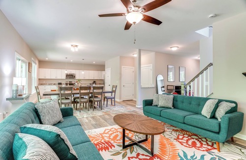 Lakeside Woods House | 2 Mi to Lake Access: Pet-Friendly Bumpass Retreat!