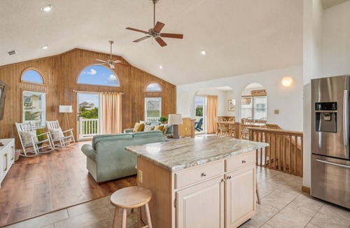 Ocean Hill House | 2 min to beach, Private Pool & Hot Tub. Ocean Hill