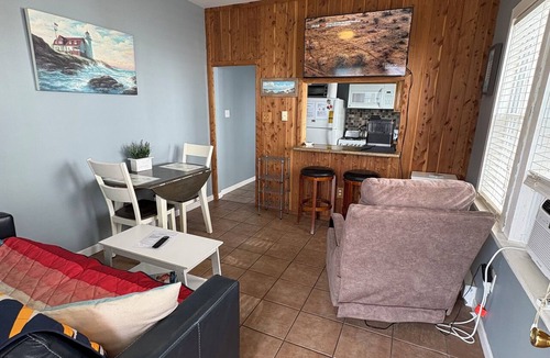 North End Condo | 2 MINUTE WALK TO BEACH IN BEAUTIFUL OCEAN CITY-FEET TO THE BEACH