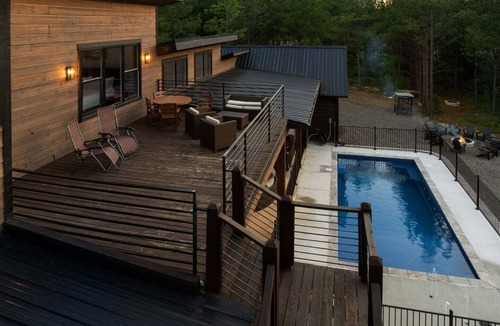 Pickens Cabin | 2 Neighboring Cabins, Heated Pool, Big Game Area, Pond, Fun Slide