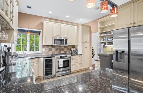 Point Pleasant Beach House | 2 short blocks to the beach. FULLY RENOVATED HOUSE WITH NEW HOT TUB.