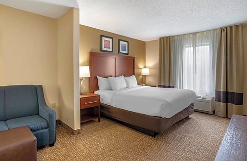 Cambridge Hotel | 2-Star Hotel ∙ Comfort Inn & Suites Cambridge