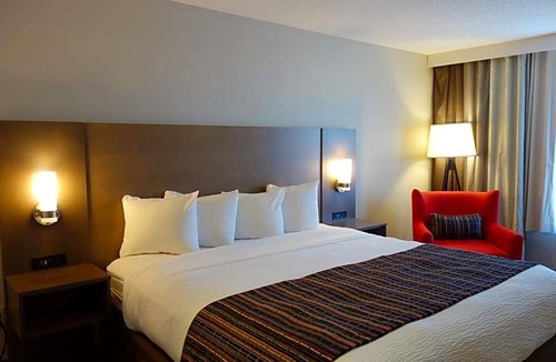 Mason City Hotel | 2-Star Hotel ∙ Country Inn & Suites by Radisson, Mason City, IA