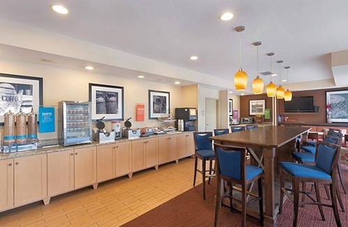 Burnsville Hotel | 2-Star Hotel ∙ Hampton Inn Minneapolis-Burnsville