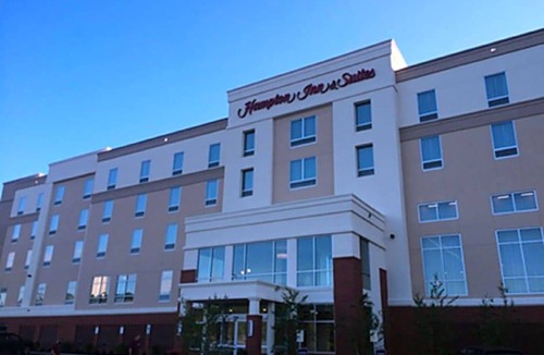 Mason City Hotel | 2-Star Hotel ∙ Hampton Inn & Suites Mason City, IA