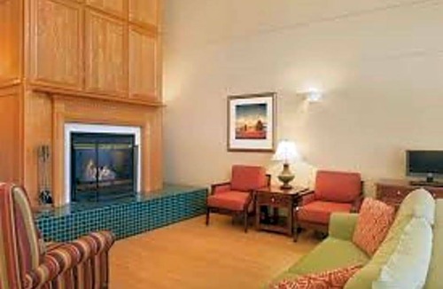 Mason City Hotel | 2-Star Hotel ∙ Hampton Inn & Suites Mason City, IA