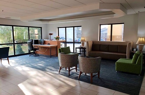 Edgewood Hotel | 2-Star Hotel ∙ Holiday Inn Express Edgewood-I-95 Hotel