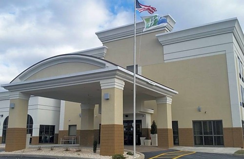 Edgewood Hotel | 2-Star Hotel ∙ Holiday Inn Express Edgewood-I-95 Hotel