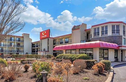 Rehoboth Beach Hotel | 2-Star Hotel ∙ Econo Lodge Inn & Suites - Rehoboth Beach