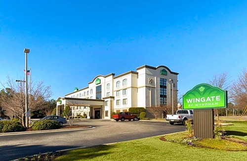 Terry Sanford Hotel | 2-Star Hotel ∙ Wingate by Wyndham Fayetteville/Fort Bragg