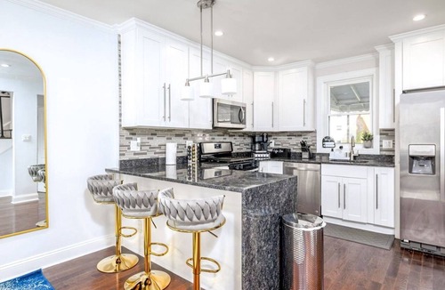 Mount Rainier House | 2 Story Oasis: 30+Days + Large Yard/Pet Friendly