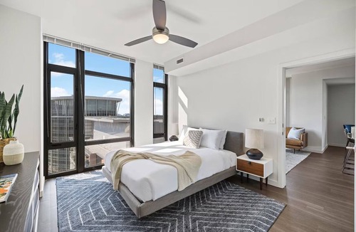 Bluemont Hotel | 2 Units | Arlington Retreat | Rooftop & Balcony | Near DC Landmarks & Dining