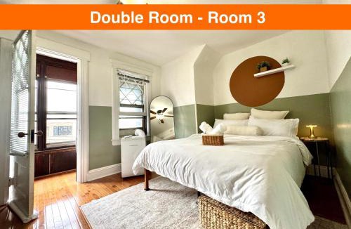 The Heights House | 20 min NYC-Modern Private Room-Queen Bed-Parking Available But Confirm with Hosts