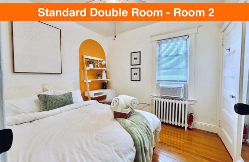 The Heights House | 20 min NYC-Modern Private Room-Queen Bed-Parking Available But Confirm with Hosts