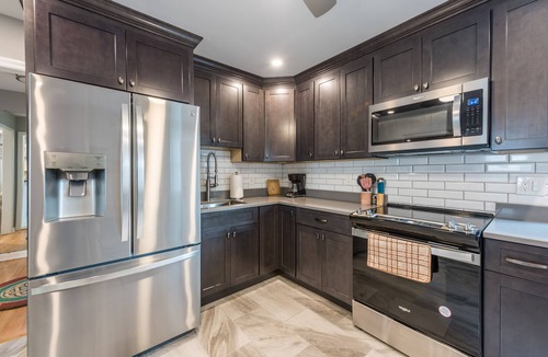 Ortley Beach House | 2026 LAVALLETTE: NEW Gourmet Kitchen & Bathroom & 2 Blocks to BEACH